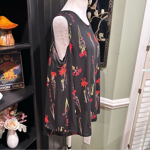 Vince Camuto Cold Shoulder Botanical Print Blouse – Size M - Picture 4 of 11